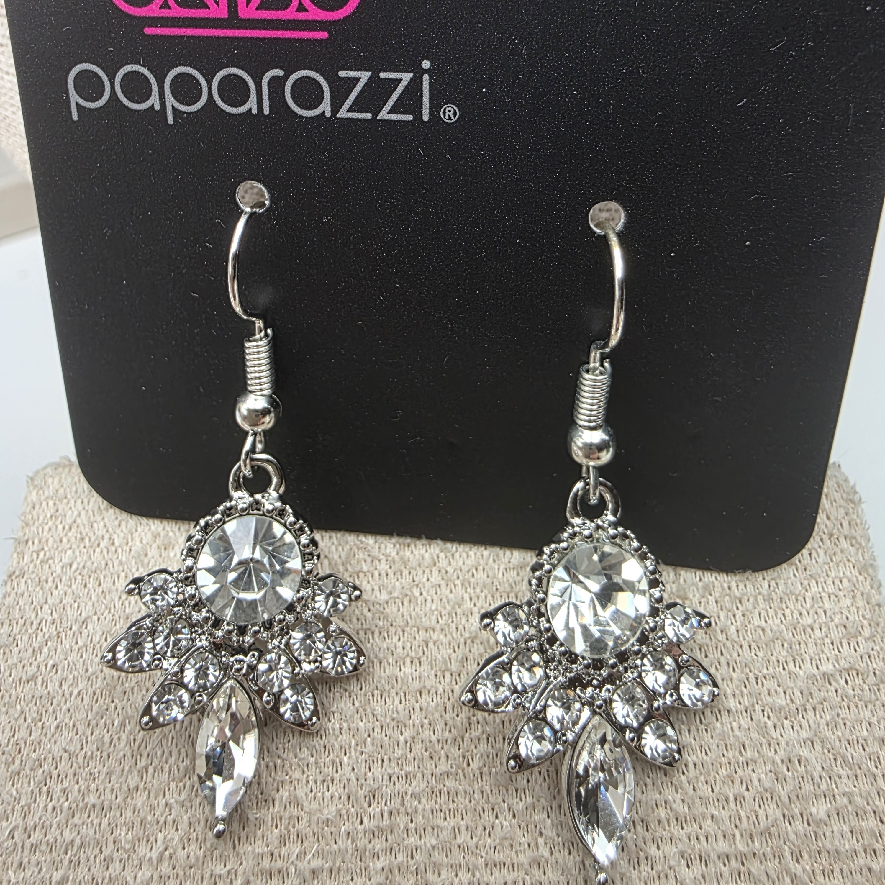Paparazzi Silver And Crystal Leaf Earrings 762